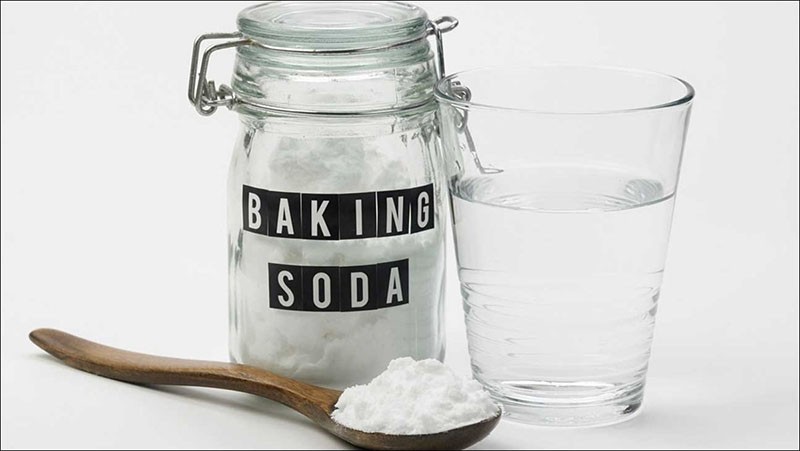 Cách tẩy vết nước chè trên sàn nhà bằng Baking Soda