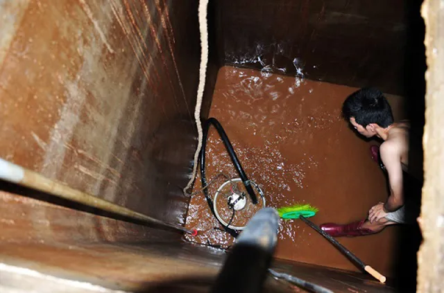 Thau rửa bể nước là gì