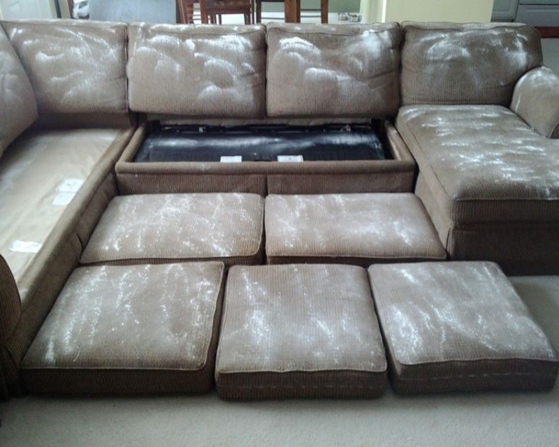 Nên dùng baking soda cho sofa vải